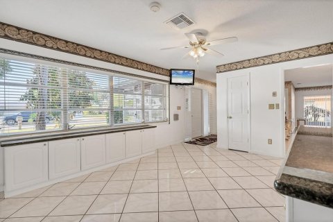 House in Lehigh Acres, Florida 3 bedrooms, 160.26 sq.m. № 1869748 - photo 10