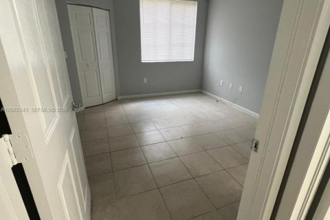 Copropriété à louer à Tamarac, Floride: 1 chambre, 64.2 m2 № 2270377 - photo 5