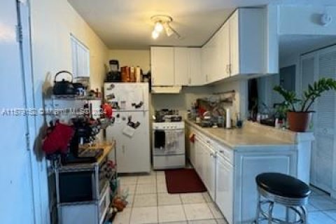 Condo in Miami Beach, Florida, 1 bedroom  № 1865068 - photo 8