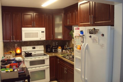 Купить виллу или дом в Майами, Флорида 3 спальни, 103.03м2, № 2048552 - фото 4