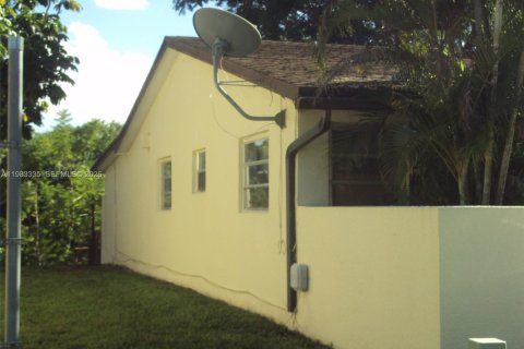 Купить виллу или дом в Майами, Флорида 3 спальни, 103.03м2, № 2048552 - фото 2