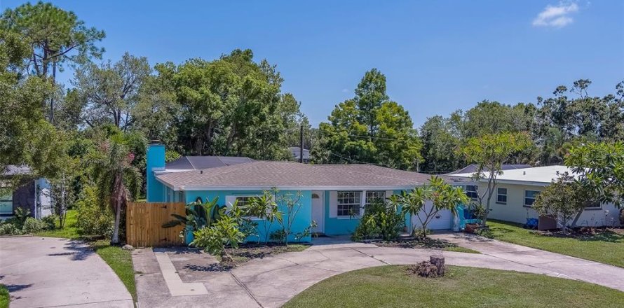 Casa en Seminole, Florida 3 dormitorios, 165.83 m2 № 1885706