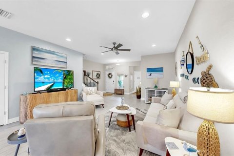 Adosado en venta en Bradenton, Florida, 3 dormitorios, 172.15 m2 № 1780235 - foto 5