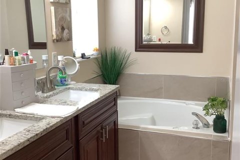 House in Orlando, Florida 3 bedrooms, 129.88 sq.m. № 2120168 - photo 22