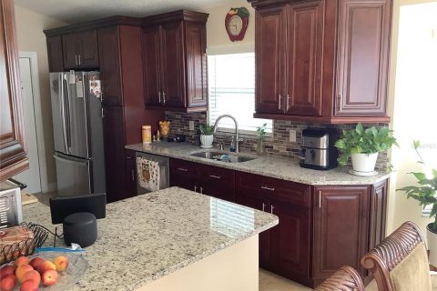 House in Orlando, Florida 3 bedrooms, 129.88 sq.m. № 2120168 - photo 14