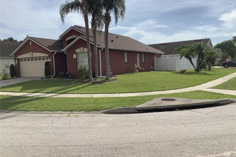 House in Orlando, Florida 3 bedrooms, 129.88 sq.m. № 2120168 - photo 3