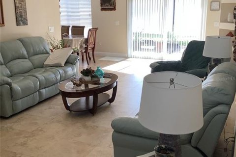 House in Orlando, Florida 3 bedrooms, 129.88 sq.m. № 2120168 - photo 5