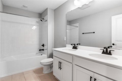 Casa en venta en Tavares, Florida, 5 dormitorios, 260.13 m2 № 1276899 - foto 3