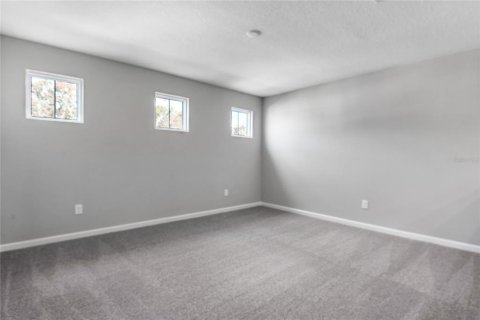 Casa en venta en Tavares, Florida, 5 dormitorios, 260.13 m2 № 1276899 - foto 2