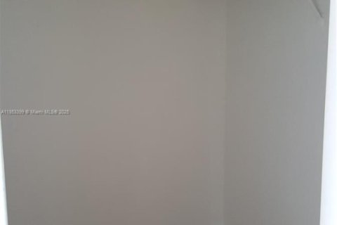 Condominio en venta en Miami Beach, Florida, 1 dormitorio, 84.54 m2 № 1875563 - foto 10