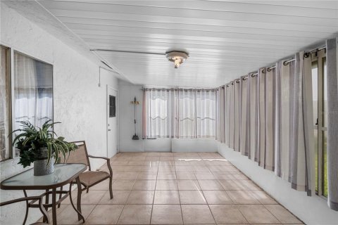 Condo in Tavares, Florida, 3 bedrooms  № 1853659 - photo 16