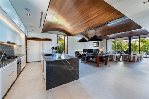 Casa en alquiler en Miami Beach, Florida, 3 dormitorios, 271.46 m2 № 1973011 - foto 6