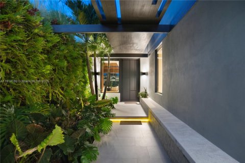 Casa en alquiler en Miami Beach, Florida, 3 dormitorios, 271.46 m2 № 1973011 - foto 5