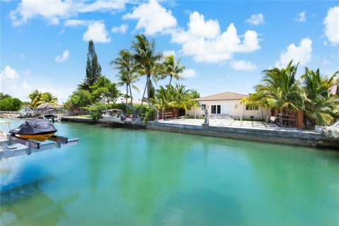 Casa en alquiler en Miami Beach, Florida, 3 dormitorios, 271.46 m2 № 1973011 - foto 13