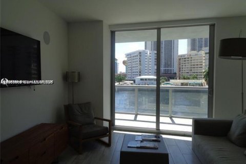 Copropriété à vendre à Hallandale Beach, Floride: 3 chambres, 161.37 m2 № 2081025 - photo 4