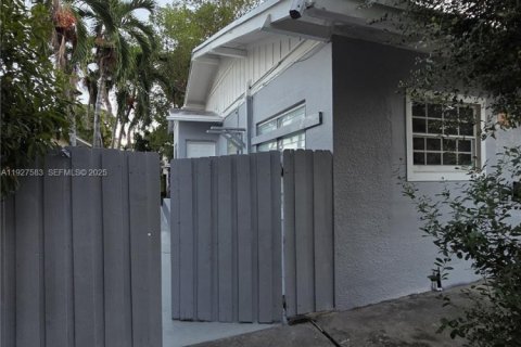 Снять в аренду виллу или дом в Майами, Флорида 2 спальни, 65.03м2, № 1986724 - фото 11