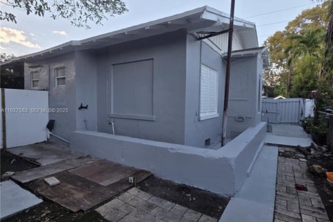 Снять в аренду виллу или дом в Майами, Флорида 2 спальни, 65.03м2, № 1986724 - фото 15