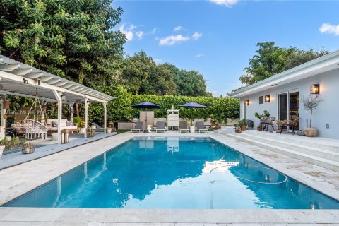 Casa en venta en Biscayne Park, Florida, 4 dormitorios, 84.73 m2 № 1945937 - foto 1