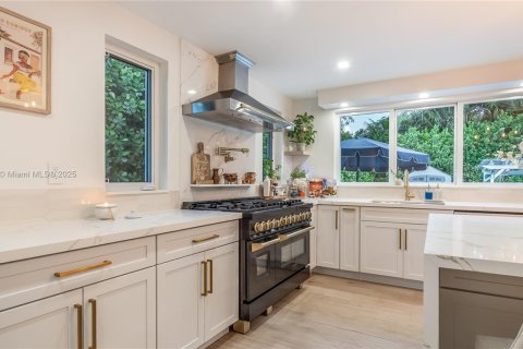 Casa en venta en Biscayne Park, Florida, 4 dormitorios, 84.73 m2 № 1945937 - foto 3