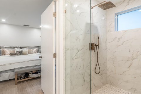 Casa en venta en Biscayne Park, Florida, 4 dormitorios, 84.73 m2 № 1945937 - foto 24