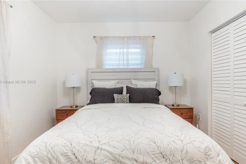 Casa en venta en Biscayne Park, Florida, 4 dormitorios, 84.73 m2 № 1945937 - foto 27