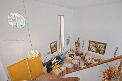 House in Miramar, Florida 4 bedrooms, 207.92 sq.m. № 1985647 - photo 13