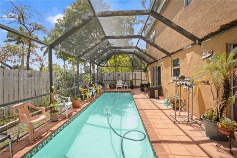 House in Miramar, Florida 4 bedrooms, 207.92 sq.m. № 1985647 - photo 29