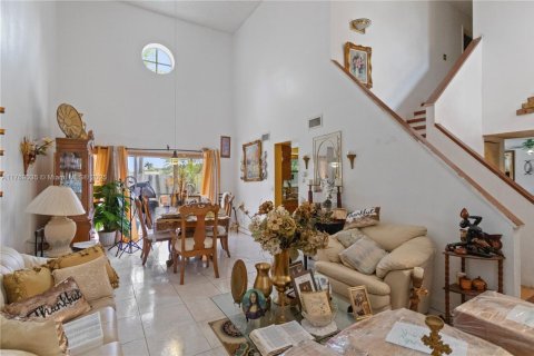 House in Miramar, Florida 4 bedrooms, 207.92 sq.m. № 1985647 - photo 27