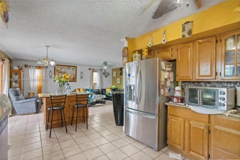 House in Miramar, Florida 4 bedrooms, 207.92 sq.m. № 1985647 - photo 23