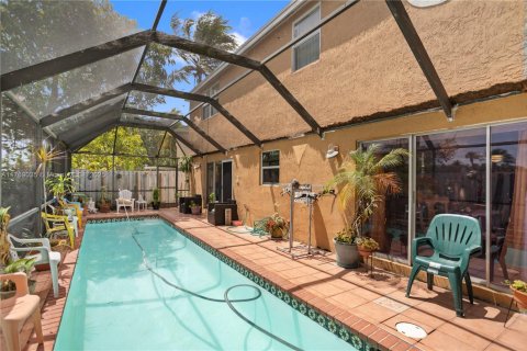 House in Miramar, Florida 4 bedrooms, 207.92 sq.m. № 1985647 - photo 28