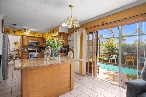 House in Miramar, Florida 4 bedrooms, 207.92 sq.m. № 1985647 - photo 20