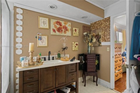 House in Miramar, Florida 4 bedrooms, 207.92 sq.m. № 1985647 - photo 8