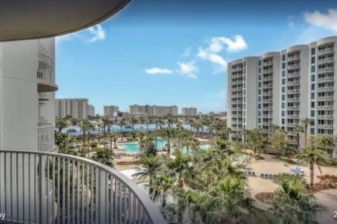 Condominio en venta en Destin, Florida, 2 dormitorios, 90.12 m2 № 561536 - foto 1