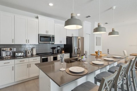 Townhouse in Kissimmee, Florida 4 bedrooms, 176.7 sq.m. № 2231829 - photo 8