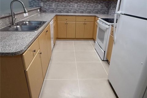 Condo in Cutler Bay, Florida, 2 bedrooms № 1954453 - photo 7