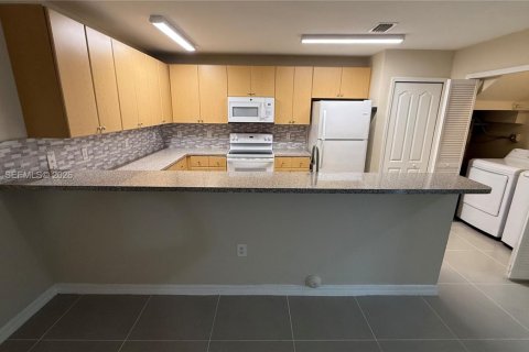 Condo in Cutler Bay, Florida, 2 bedrooms № 1954453 - photo 2