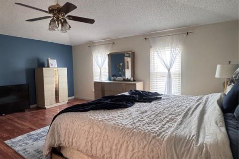 House in Haines City, Florida 4 bedrooms, 337.05 sq.m. № 1685069 - photo 7