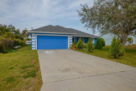House in Port St. Lucie, Florida 3 bedrooms, 189.06 sq.m. № 2182760 - photo 4