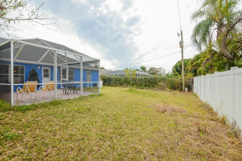 House in Port St. Lucie, Florida 3 bedrooms, 189.06 sq.m. № 2182760 - photo 30
