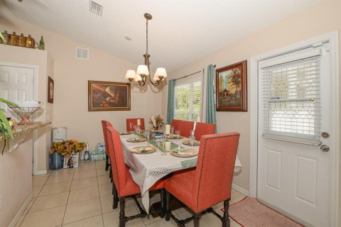 House in Port St. Lucie, Florida 3 bedrooms, 189.06 sq.m. № 2182760 - photo 11