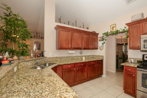 House in Port St. Lucie, Florida 3 bedrooms, 189.06 sq.m. № 2182760 - photo 21