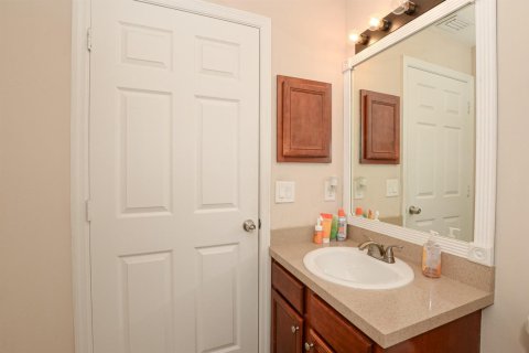 House in Port St. Lucie, Florida 3 bedrooms, 189.06 sq.m. № 2182760 - photo 15