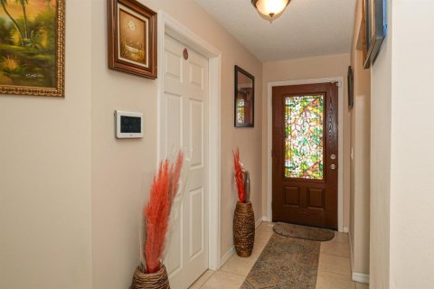 House in Port St. Lucie, Florida 3 bedrooms, 189.06 sq.m. № 2182760 - photo 6