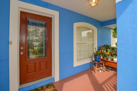 House in Port St. Lucie, Florida 3 bedrooms, 189.06 sq.m. № 2182760 - photo 2