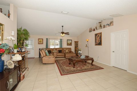 House in Port St. Lucie, Florida 3 bedrooms, 189.06 sq.m. № 2182760 - photo 7