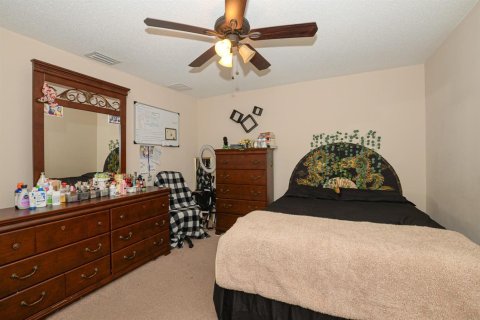 House in Port St. Lucie, Florida 3 bedrooms, 189.06 sq.m. № 2182760 - photo 19