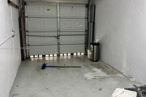 Touwnhouse à louer à Hialeah, Floride: 3 chambres, 115.66 m2 № 2154295 - photo 13