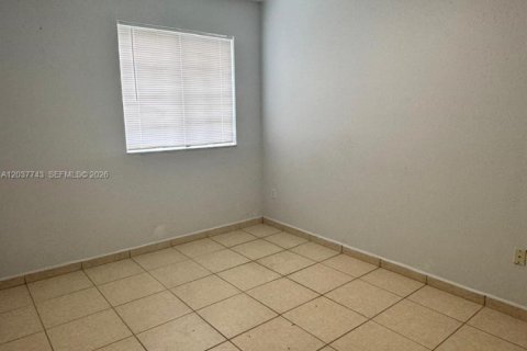 Touwnhouse à louer à Hialeah, Floride: 3 chambres, 115.66 m2 № 2154295 - photo 9