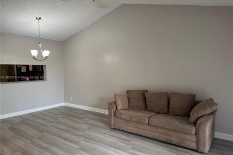 Condominio en venta en Margate, Florida, 2 dormitorios, 75.72 m2 № 1958486 - foto 29