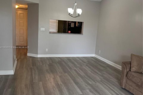 Condominio en venta en Margate, Florida, 2 dormitorios, 75.72 m2 № 1958486 - foto 30